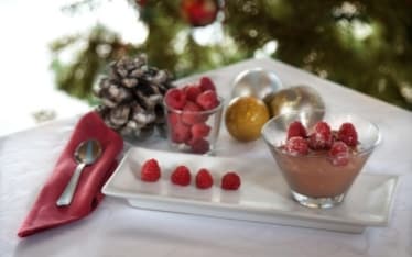 Mousse al cioccolato con lamponi cristallizzati