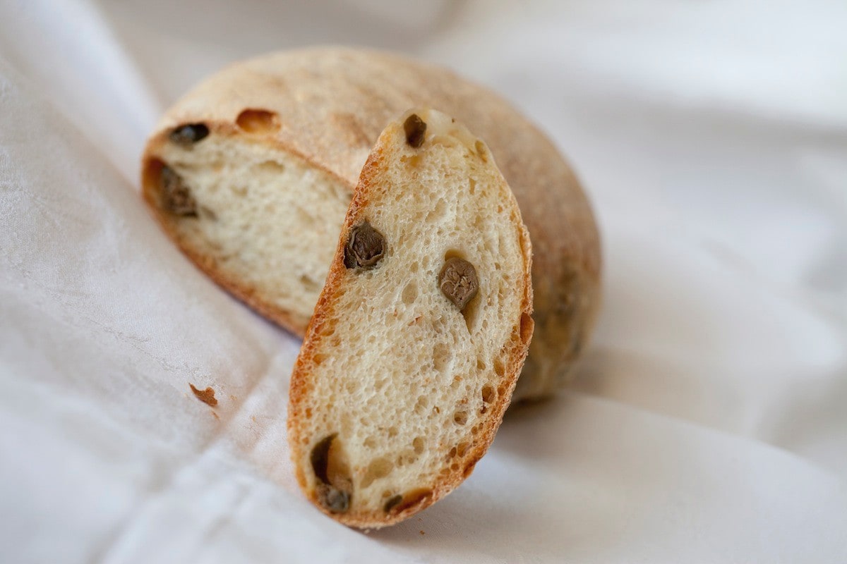 Pane ai capperi ricetta