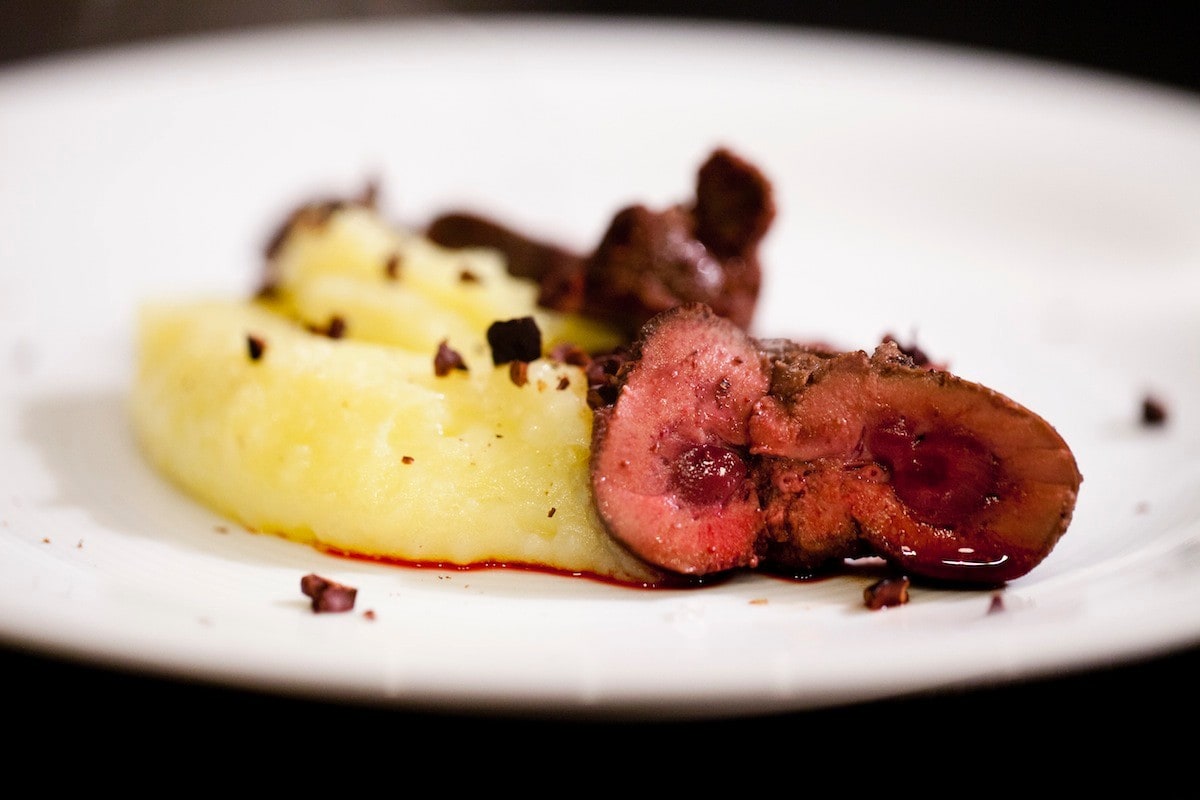 Rognone con patate allo zenzero e granella di cacao ricetta