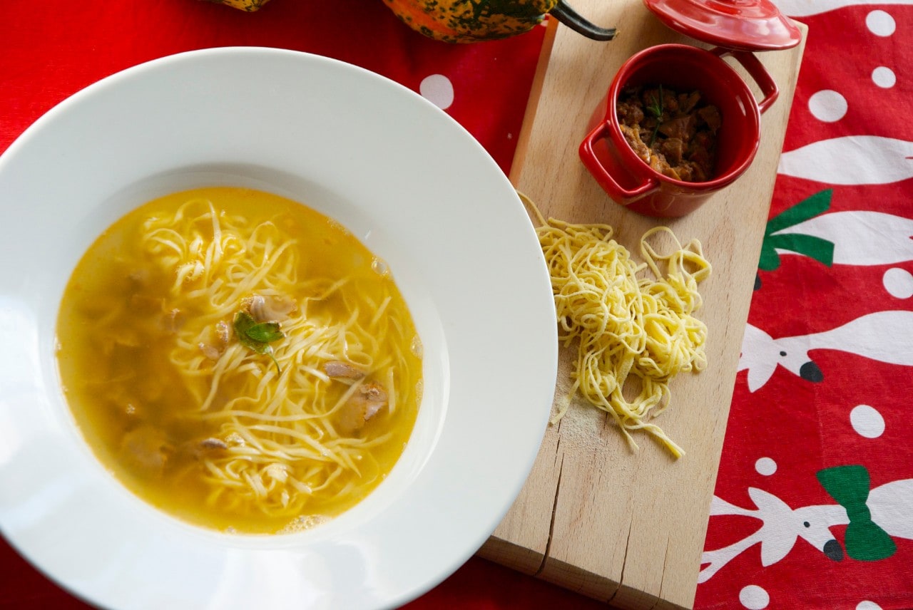 Tagliolini in brodo con ragù  ricetta