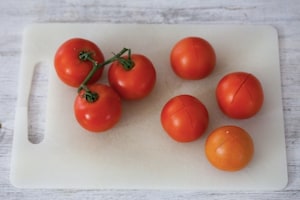 Preparazione Tagliolini con pesto, mandorle e pomodori confit - Fase 2