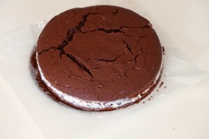 Preparazione Torta al cioccolato con crema di ricotta - Fase 5