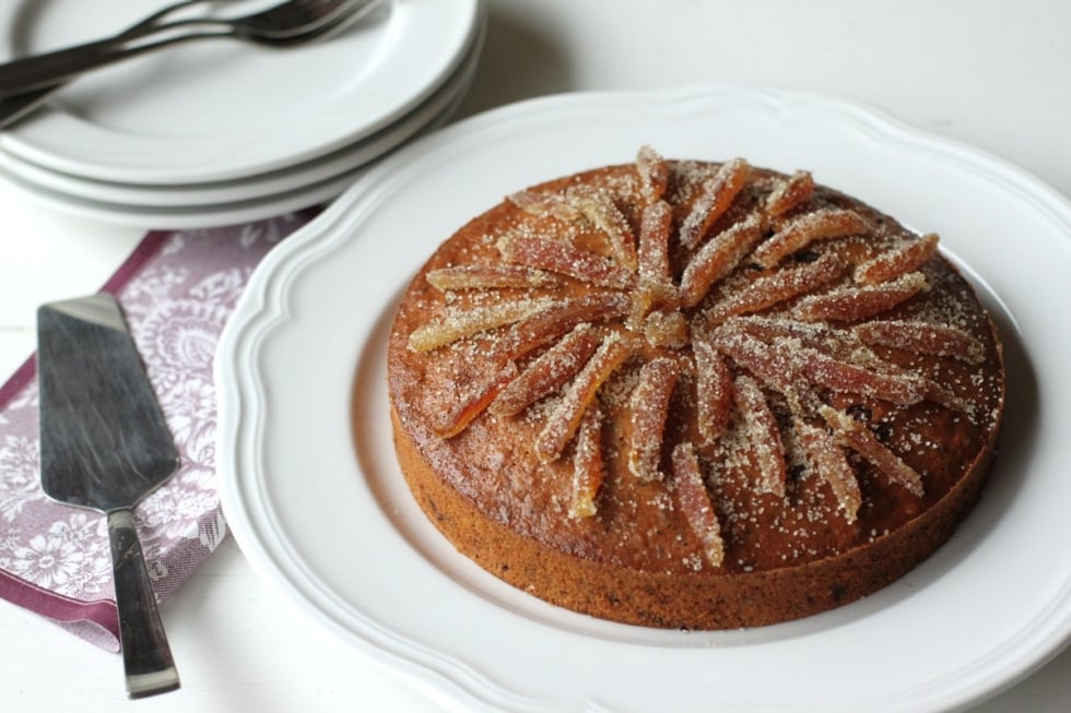 Torta al cioccolato con datteri e noci ricetta