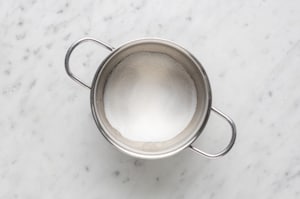 Preparazione Torta al cioccolato e noci  - Fase 1