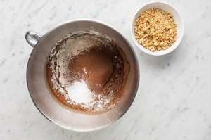 Preparazione Torta al cioccolato e noci  - Fase 3
