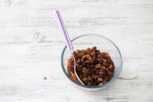 Preparazione Torta al cioccolato e uva passa - Fase 1