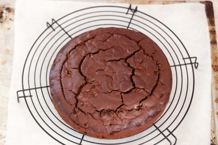 Preparazione Torta al cioccolato e uva passa - Fase 3 Preparazione Torta al cioccolato e uva passa - Fase 3