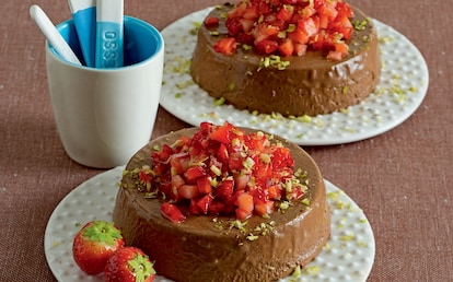 Bavaresi al cioccolato con tartara di fragole