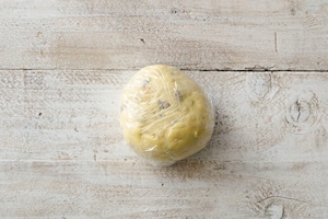 Preparazione Biscotti sablé alle mandorle con uvetta e canditi - Fase 3