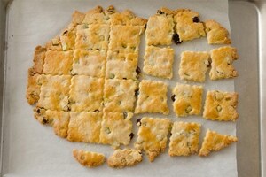 Preparazione Biscotti sablé alle mandorle con uvetta e canditi - Fase 5