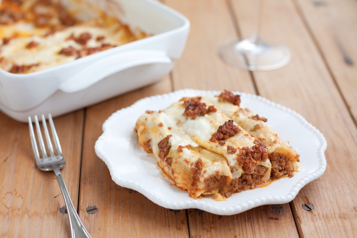 Cannelloni di crespelle al ragù alla bolognese ricetta