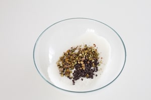 Preparazione Cantucci con cioccolato e pistacchi - Fase 1