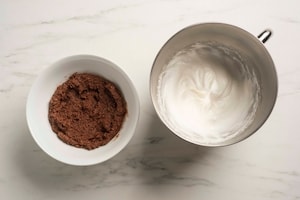 Preparazione Caprese alle nocciole - Fase 2