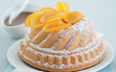 Ciambella soffice con crema al cioccolato