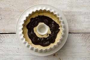 Preparazione Ciambellone con ricotta e confettura di prugne - Fase 3