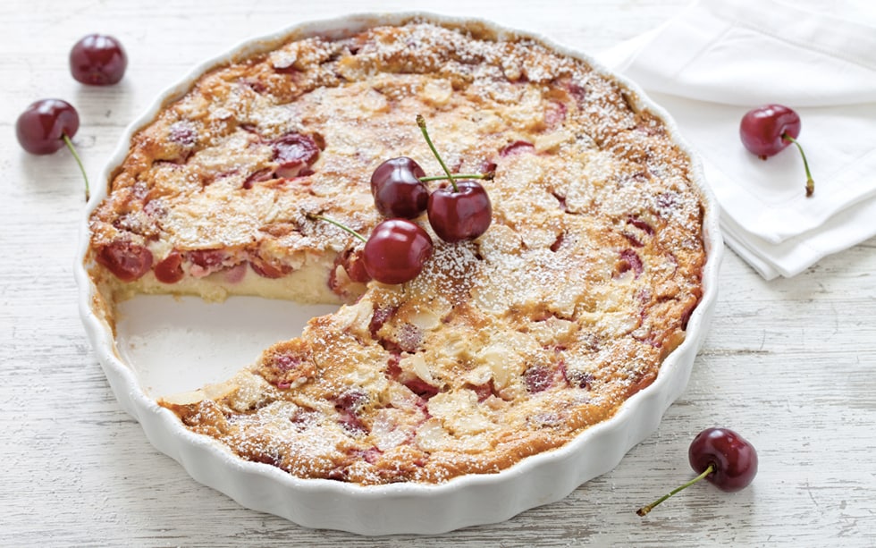 Clafoutis di ciliegie alle mandorle e cannella ricetta