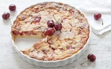 Clafoutis di ciliegie alle mandorle e cannella