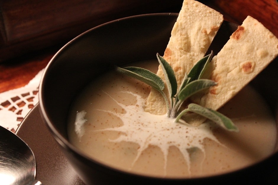 Crema di cannellini alla salvia e piada croccante ricetta