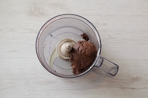 Preparazione Crostata al cacao con pere e crema di formaggio - Fase 1