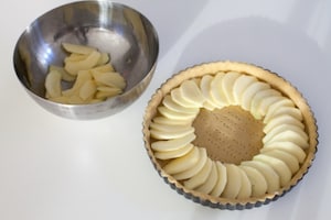 Preparazione Crostata di mele con crema - Fase 6