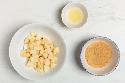 Preparazione Crumble di pere e cioccolato - Fase 1 Preparazione Crumble di pere e cioccolato - Fase 1