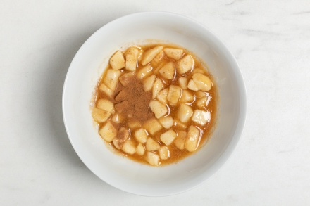 Preparazione Crumble di pere e cioccolato - Fase 1 Preparazione Crumble di pere e cioccolato - Fase 1