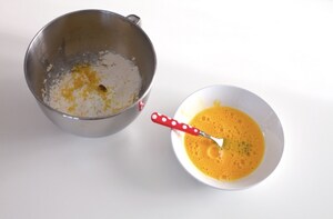 Preparazione Madeleine al miele e limone - Fase 3