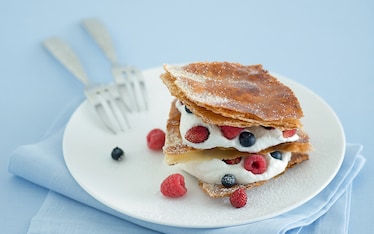 Millefoglie caramellata ai frutti di bosco