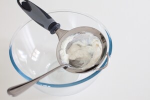 Preparazione Pancake alla ricotta con composta di cotogne - Fase 1