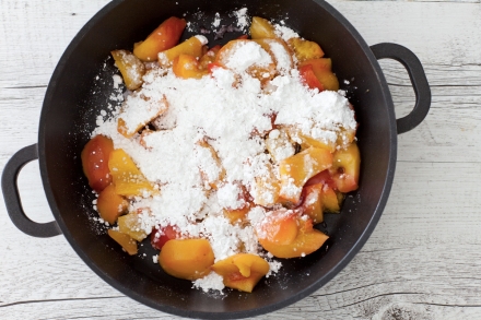 Preparazione Parfait alle pesche - Fase 2 Preparazione Parfait alle pesche - Fase 2