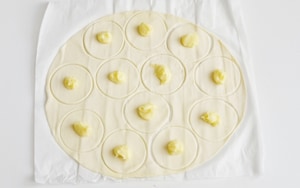 Preparazione Sfogliatine albicocca e crema - Fase 2