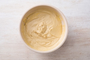 Preparazione Torta di castagne glassata - Fase 2