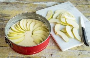 Preparazione Torta alle due mele - Fase 2