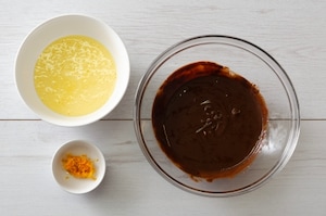 Preparazione Torta morbida al cioccolato e arancia - Fase 2