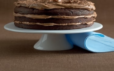 Torta a strati tutto cioccolato