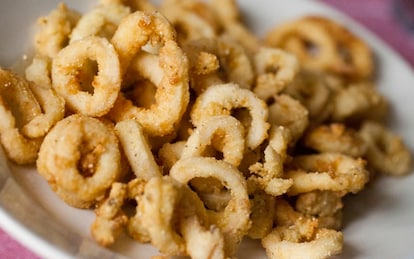 Anelli di calamaro fritti con panure al curry