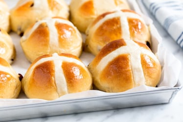 Hot cross buns