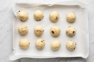 Preparazione Hot cross buns - Fase 4