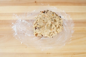 Preparazione Pan brioche con frutta secca - Fase 2