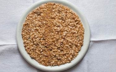 Risotto al brasato d'anatra e semi di sesamo dorato