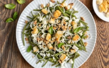 Insalata di fagiolini, feta e noci