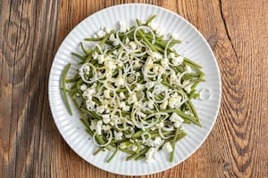 Preparazione Insalata di fagiolini, feta e noci - Fase 2