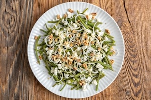 Preparazione Insalata di fagiolini, feta e noci - Fase 2
