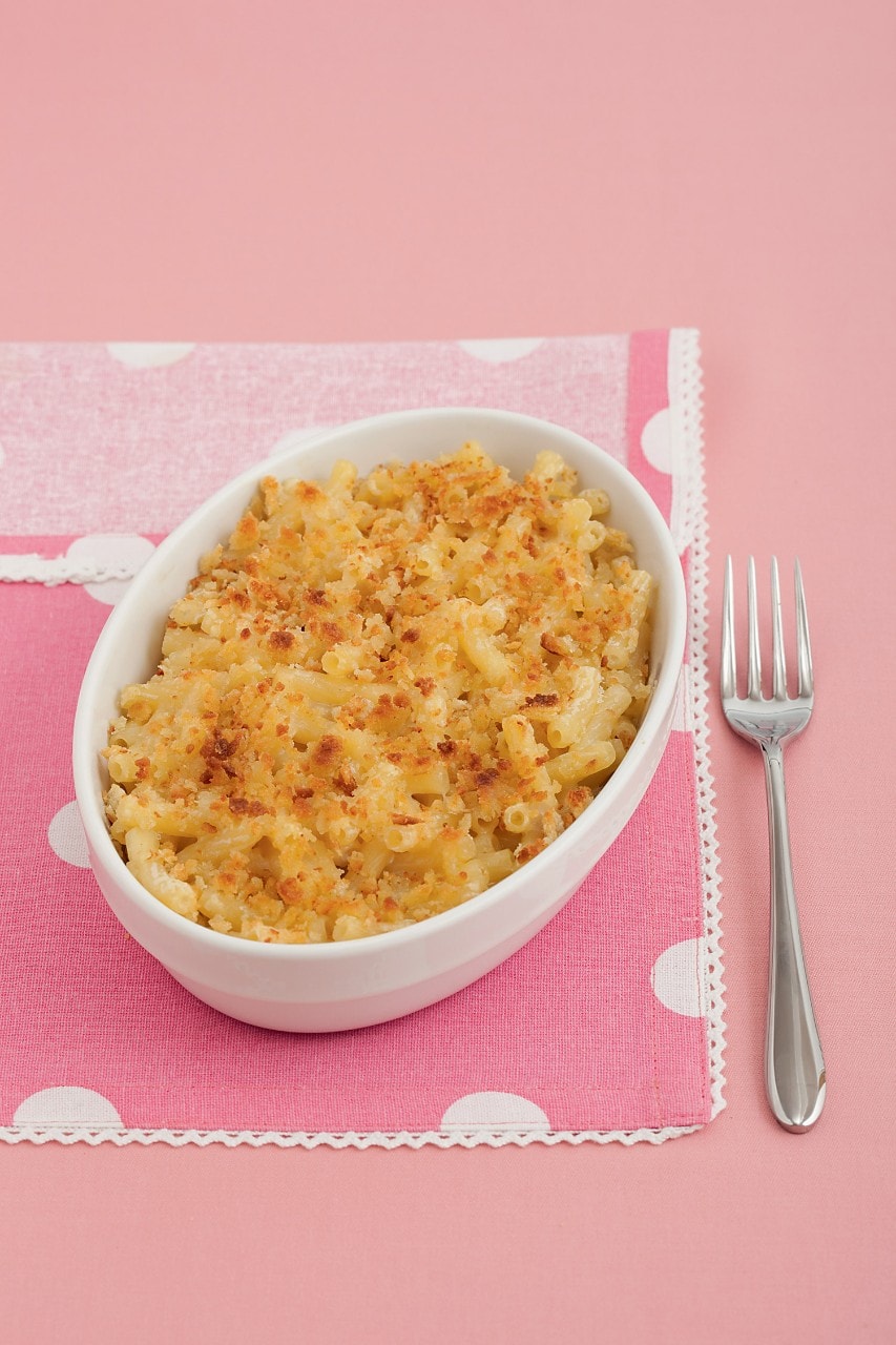 Maccheroncini gratinati ai formaggi con crosta di pane ricetta