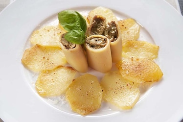 Paccheri al tonno e patate gratinate al parmigiano reggiano