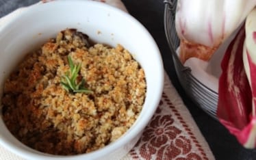 Radicchio e scamorza con mandorle e pane al rosmarino