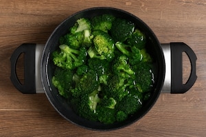 Preparazione Broccoli al forno con pane al peperoncino - Fase 1