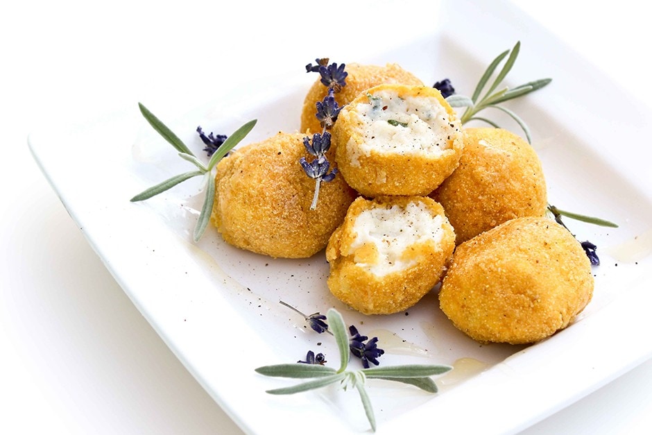 Boule di mais al formaggio con lavanda e miele ricetta