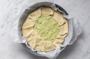 Preparazione Torta salata con fave e olive alla menta - Fase 5