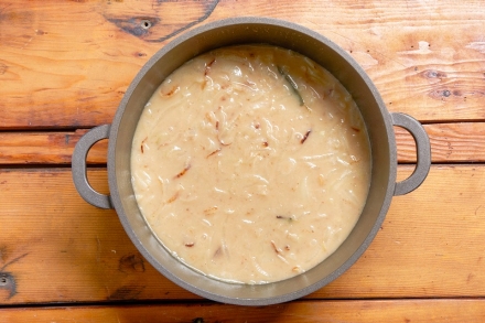Preparazione Zuppa di cipolle al whisky - Fase 4 Preparazione Zuppa di cipolle al whisky - Fase 4